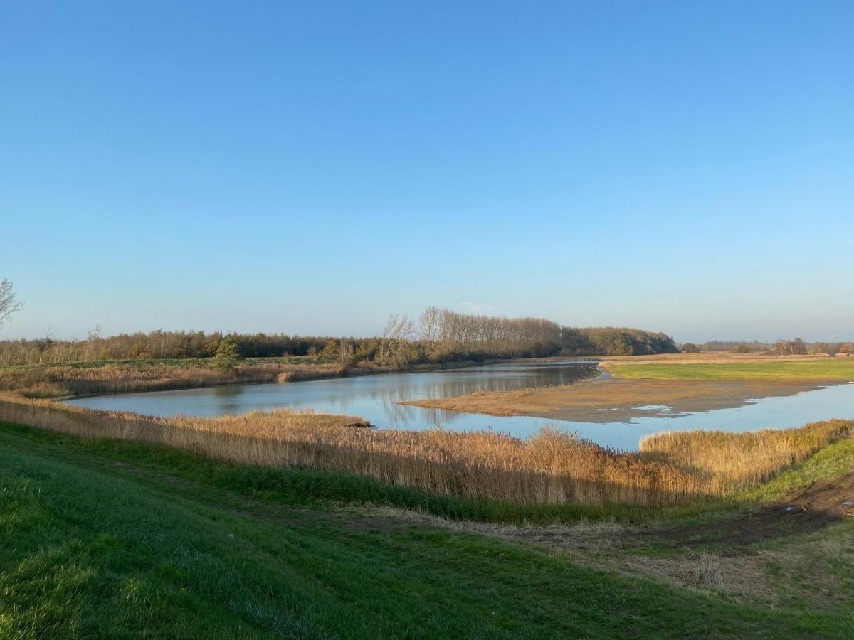 Bungalow Scheldezicht In Zeeland Dicht Bij Zee Scherpenisse Экстерьер фото